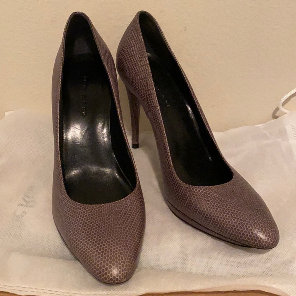 Balenciaga NWT Grey Pumps